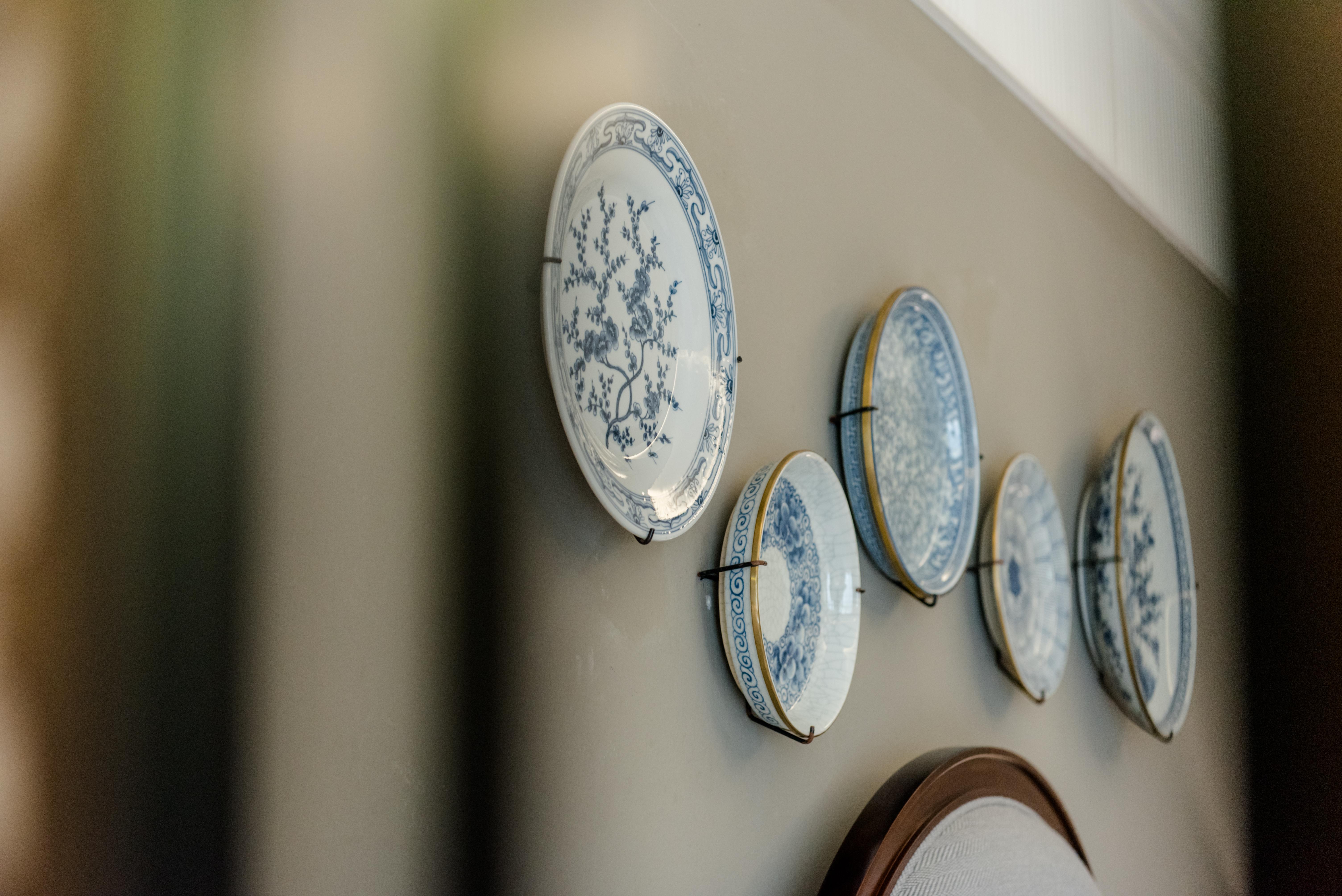 Marina Gallery Resort-Kacha-Kalim Bay By Sugar Marina Boutique Hotels Patong Экстерьер фото A collection of plates mounted on a wall
